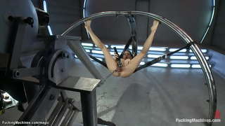 Faserpigtail solo Brünette Latina babe Sara Luvv strips Dessous Strümpfe an dann fickt Maschinn an snap Intensiv Orgasmen, déi a verschiddene Positiounen