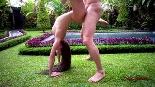 KOLEDŽ TEEN DOBIJE DUPE NA USTA, JEBEM