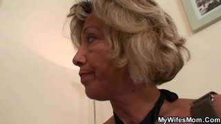 Vjetër kurvë e do të thithë të tij të madh dick