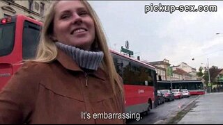 Eurobabe Zuzana slog med fremmed for nogle penge