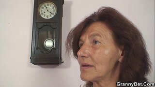 Дӯзандагӣ сола ба бибии кард ва писарак