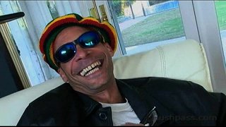 ���ेगन मुनरो उसकी पत्नी की बिल्ली!