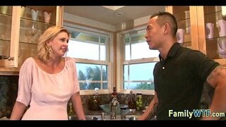 Все в порядке, она моя свекровь 937