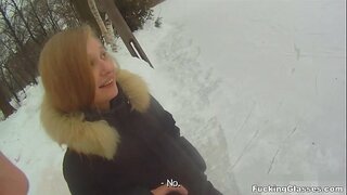 Kurva Okuliare - Tento malinký nemusí byť najlepší korčuliar v krajine