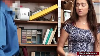 LP אָפיציר ליקט און פאַקט ליליע Adams נאַס לאָך אין דאָגגיסטילע