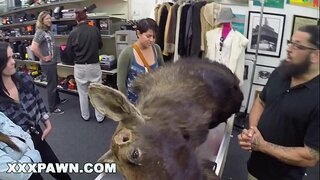 XXXPAWN - Tha Iad a-Riamh air a Bhith Le Duine Roimhe, Ach Feumaidh Iad an t-Airgead