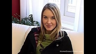 ���ุดยอดน่ารักผมบลอนด์เป็นวัยรุ่นรางเปลือยกายวาดและเล่นกับของเธอแน่นจิ๋ม