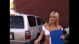 Bata, babe, brown ang hard titi sa kanyang basang ahit twat