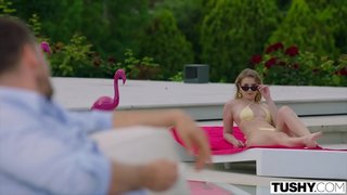 BUJNA Seksi Эйла je prvi analni iskustvo s папиком