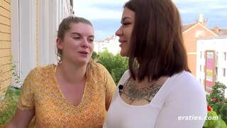 Maditra Mpankafy lesbiana hanao izany mandritra ny trano 