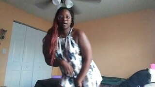 Bréagán nua ag iarraidh amach